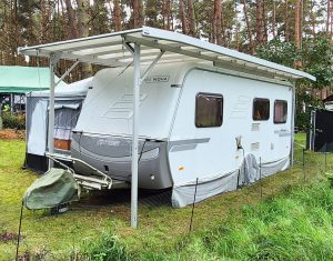 CARATOP selbststehend-aufliegendes Schutzdach mit Design-Regenrinne
