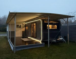 CARATENT mit aufliegendem TWINTOP und überdachter Terrasse
